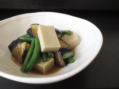 ホッとするね♪高野豆腐とお野菜の煮物